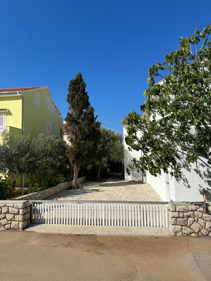 Apartmani Marko Novalja Eksteriør bilde
